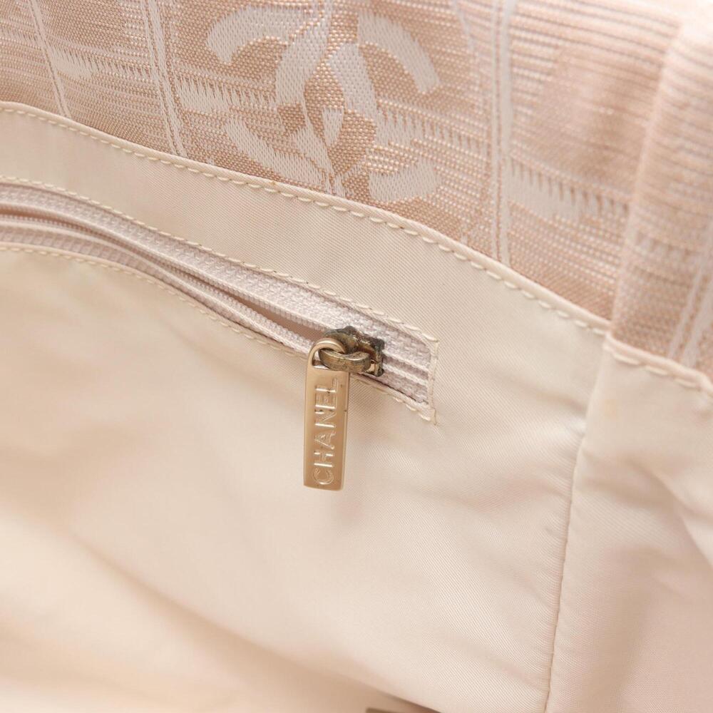 CHANEL Cream Leather Tote Bag - Picture 10 of 11